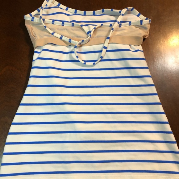 Lululemon Razorback tank - Picture 4 of 6